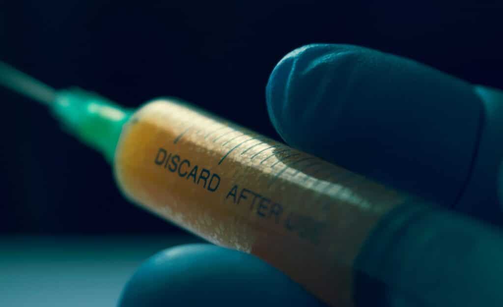 Image of a regenerative therapy injection syringe